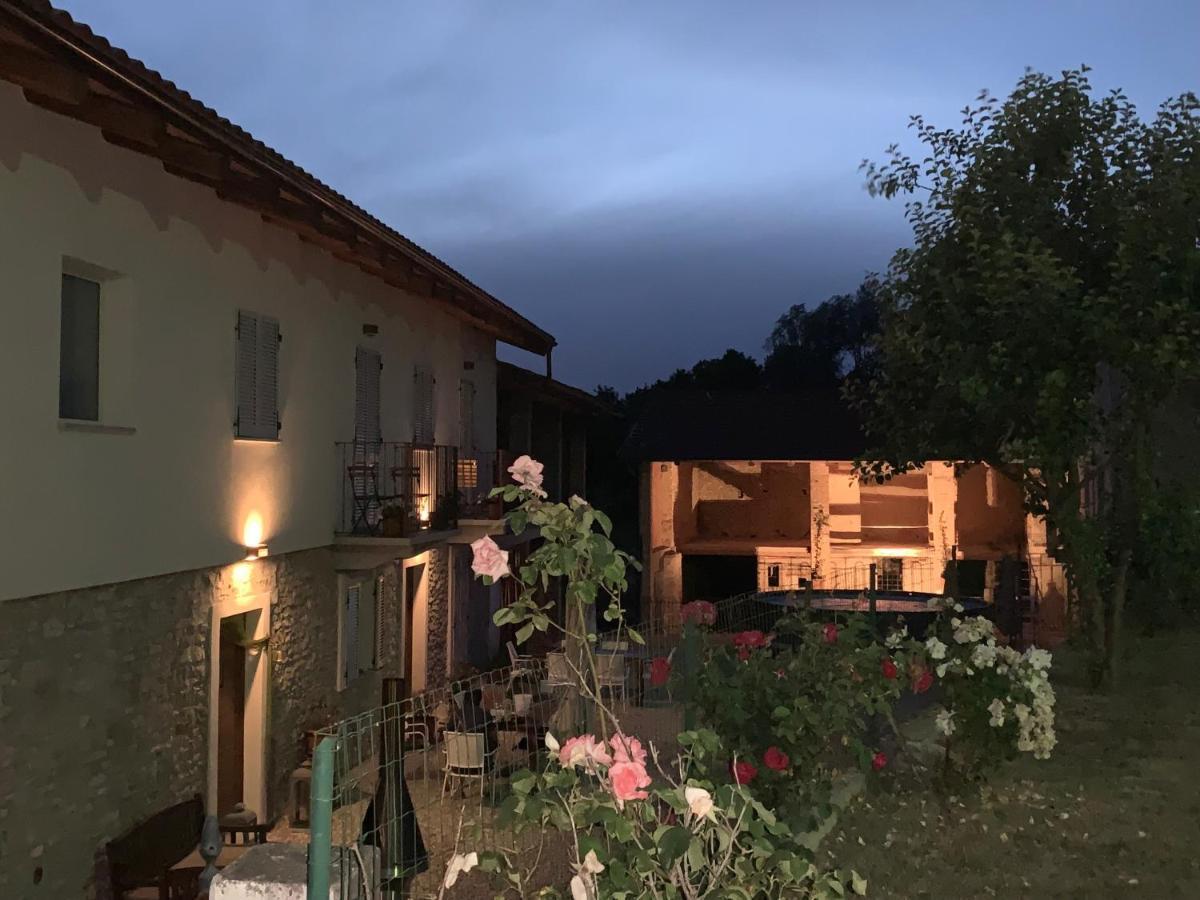 مبيت وإفطار Serravalle delle Langhe La Luce Delle Colline المظهر الخارجي الصورة