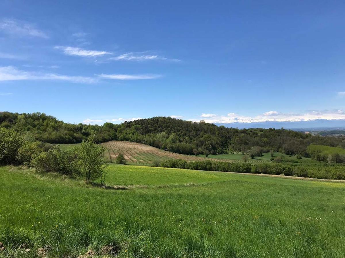 مبيت وإفطار Serravalle delle Langhe La Luce Delle Colline المظهر الخارجي الصورة