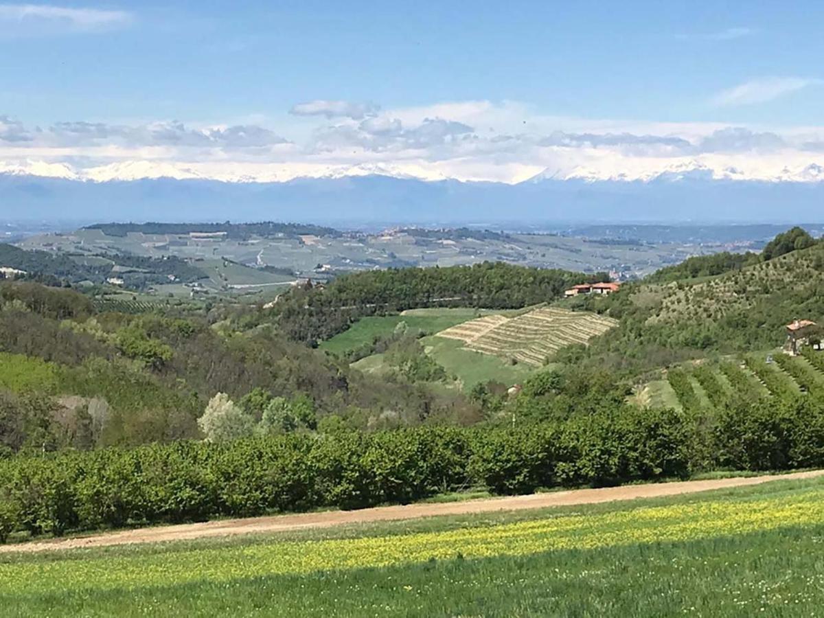 مبيت وإفطار Serravalle delle Langhe La Luce Delle Colline المظهر الخارجي الصورة