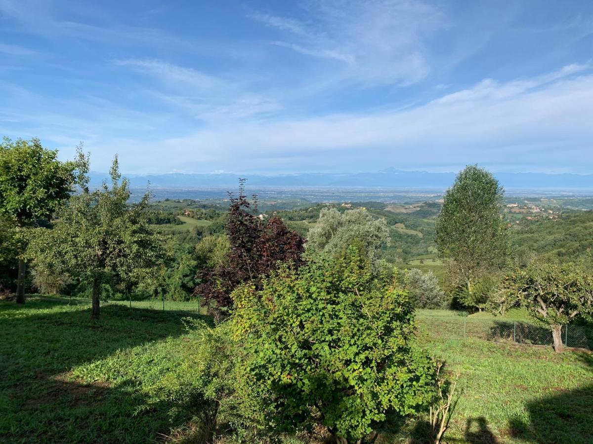 مبيت وإفطار Serravalle delle Langhe La Luce Delle Colline المظهر الخارجي الصورة