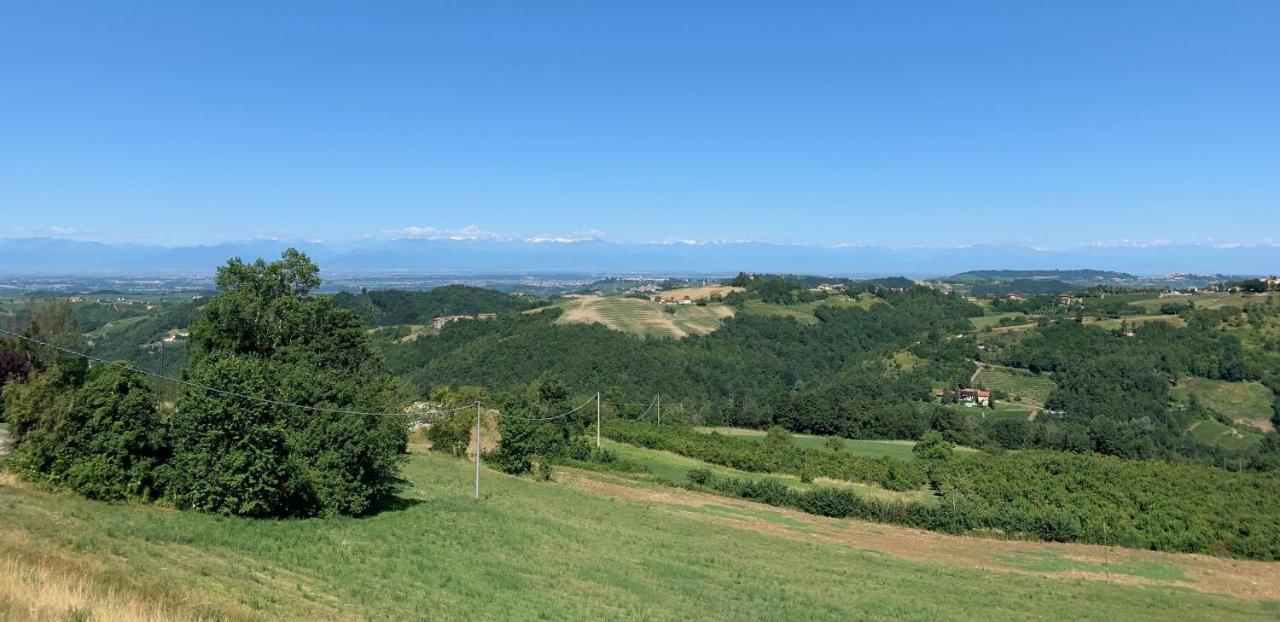 مبيت وإفطار Serravalle delle Langhe La Luce Delle Colline المظهر الخارجي الصورة